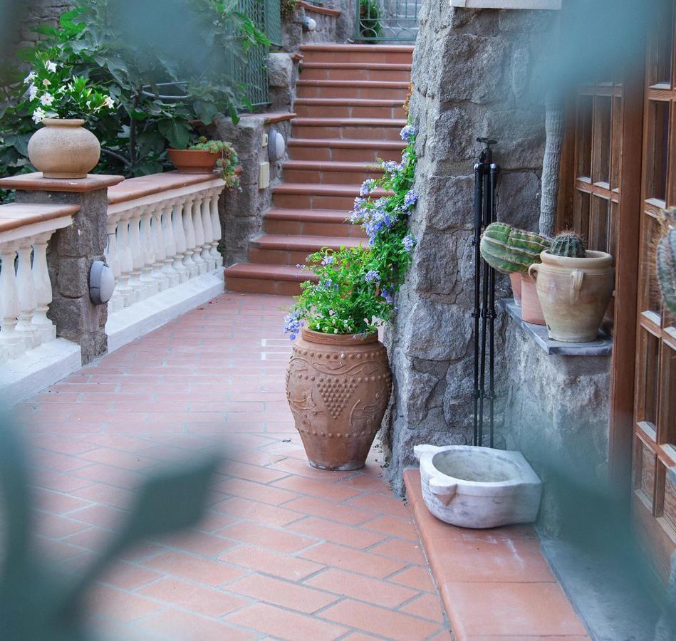 Villa Paradiso Sant'Angelo  エクステリア 写真